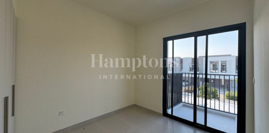 Townhouse de 3 dormitorios en Dubai South (Dubai World Central), UAE No. 73273