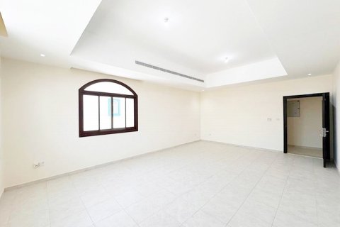 Villa de 6 dormitorios en Abu Dhabi, UAE No. 35868 2