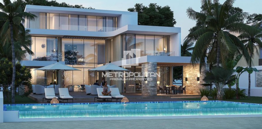 Villa de 4 dormitorios en Umm Al Quwain Marina, UAE No. 77494