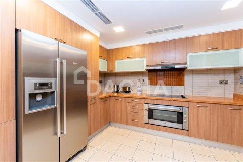 2 bedrooms Apartment in Palm Jumeirah, UAE No. 25800 4