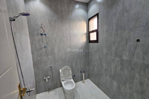 Villa de 5 dormitorios en Riyadh, Saudi Arabia No. 61619 3