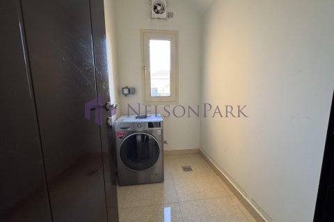 4 bedrooms Villa in Doha, Qatar No. 57976 6