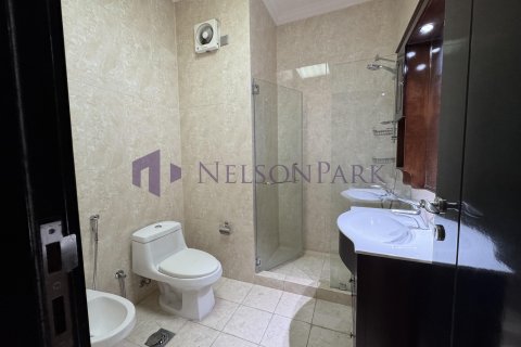 4 bedrooms Villa in Doha, Qatar No. 57976 7