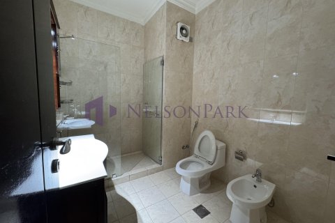 4 bedrooms Villa in Doha, Qatar No. 57976 16