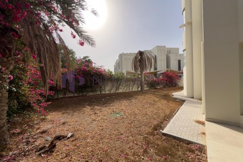 4 bedrooms Villa in Doha, Qatar No. 57973 23