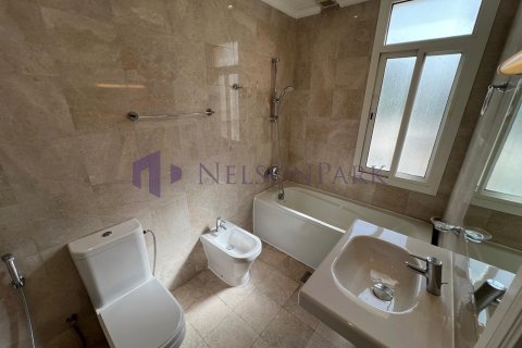 4 bedrooms Villa in Doha, Qatar No. 57973 11