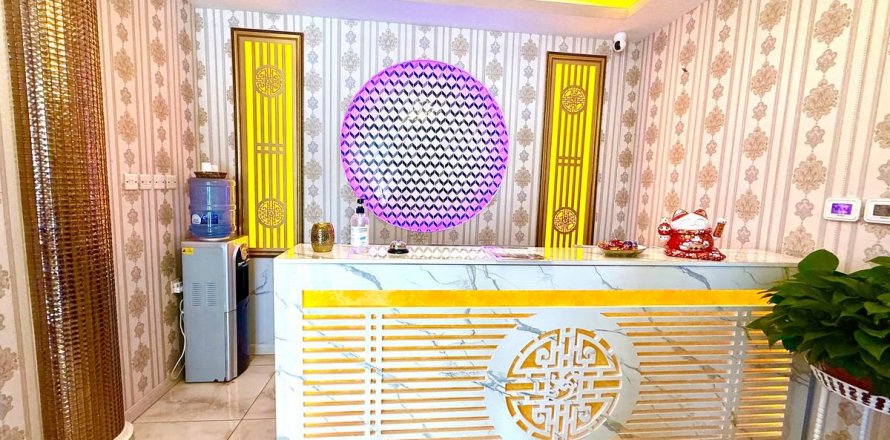 Shop de 93m² en Dubai, UAE No. 83021