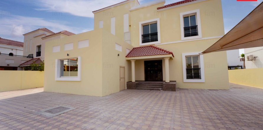 Villa de 6 dormitorios en Dubai, UAE No. 102729