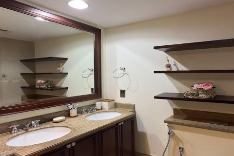 Appartement de 3 chambres à Zanzebeel, UAE No. 97117 15