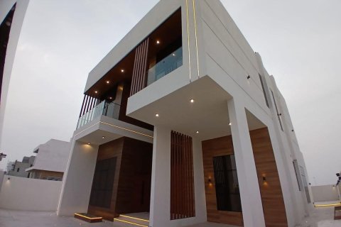 Commercial property de 5 dormitorios en Al Shamkha, UAE No. 79073 3