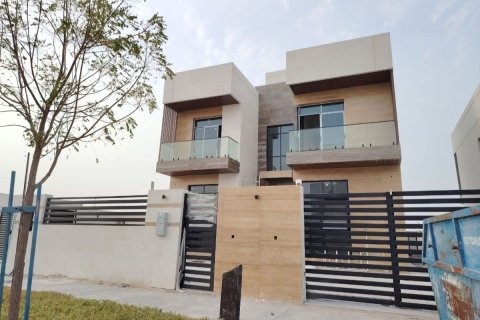 Commercial property de 6 dormitorios en Al Shamkha, UAE No. 79071 3