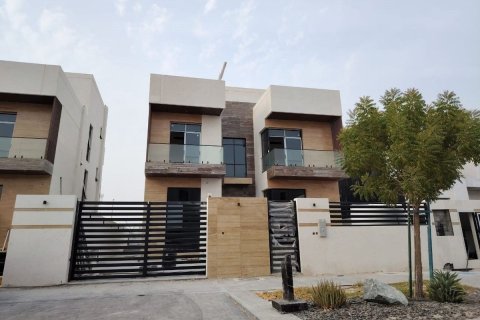 Commercial property de 6 dormitorios en Al Shamkha, UAE No. 79071 12
