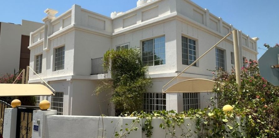 Villa Jumelée de 4 chambres à Muscat, Oman No. 69227