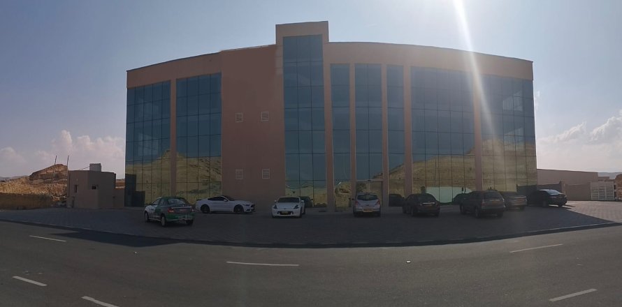 850m² Commercial property in Muscat, Oman No. 54260
