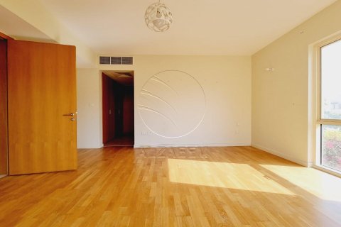 Villa de 5 dormitorios en Al Raha Gardens, UAE No. 89915 8