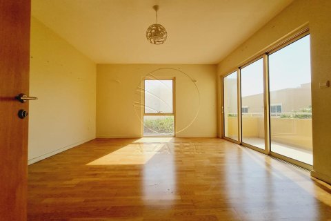 Villa de 5 dormitorios en Al Raha Gardens, UAE No. 89915 9