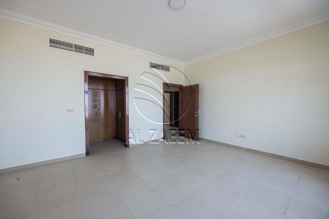 4 bedrooms Villa in Abu Dhabi, UAE No. 89914 9