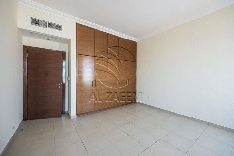 4 bedrooms Villa in Abu Dhabi, UAE No. 89914 5