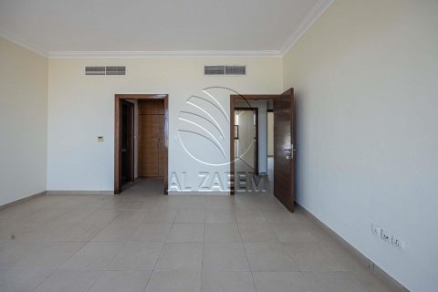 4 bedrooms Villa in Abu Dhabi, UAE No. 89914 8