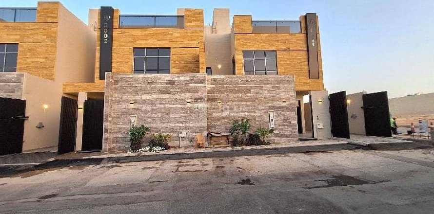 Villa de 7 dormitorios en Riyadh, Saudi Arabia No. 99477
