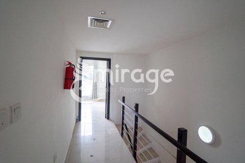 Townhouse de 2 dormitorios en Al Reef, UAE No. 81441 5