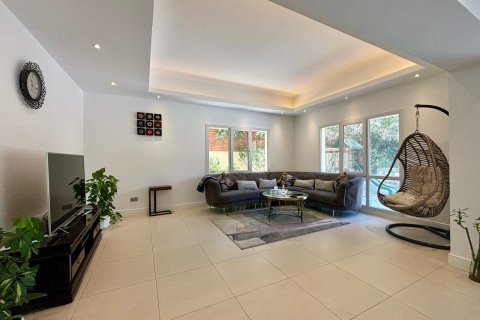 Villa de 4 dormitorios en Dubai, UAE No. 91816 19