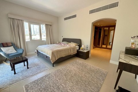 Villa de 4 dormitorios en Dubai, UAE No. 91816 8