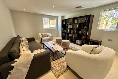 Villa de 4 dormitorios en Dubai, UAE No. 91816 2