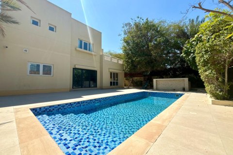 Villa de 4 dormitorios en Dubai, UAE No. 91816 14