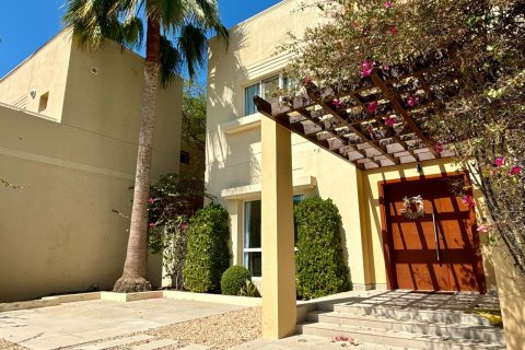 Villa de 4 dormitorios en Dubai, UAE No. 91816 22