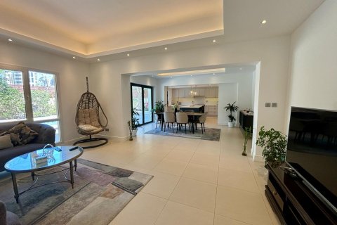 Villa de 4 dormitorios en Dubai, UAE No. 91816 18