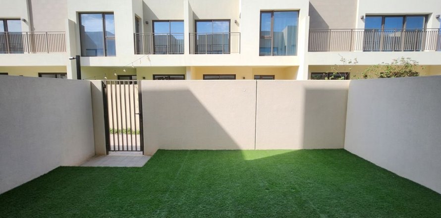 Townhouse de 3 dormitorios  No. 48400