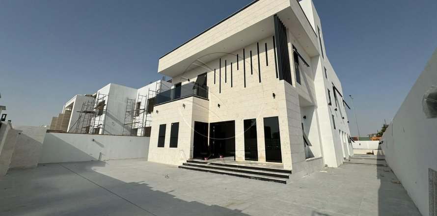 Villa de 5 dormitorios en Al Shamkha, UAE No. 90298