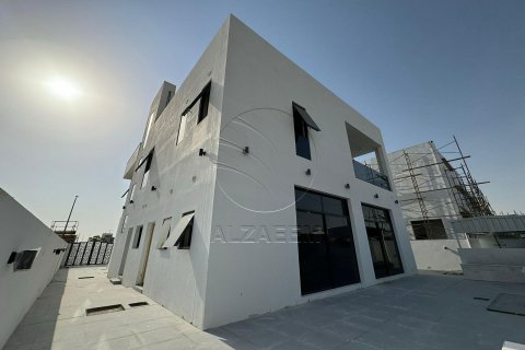 Villa de 5 dormitorios en Al Shamkha, UAE No. 90298 3