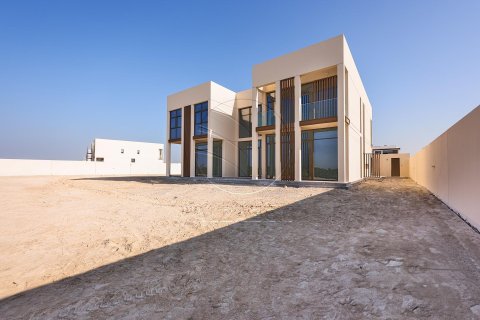 5 bedrooms Villa in Abu Dhabi, UAE No. 90312 16
