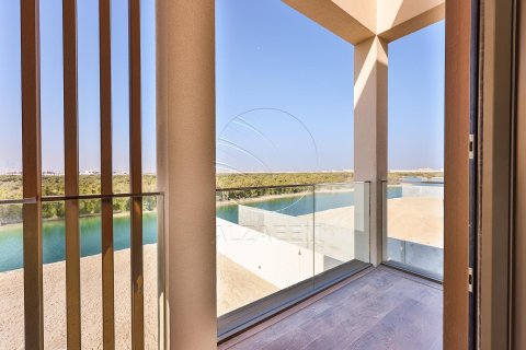 5 bedrooms Villa in Abu Dhabi, UAE No. 90312 5