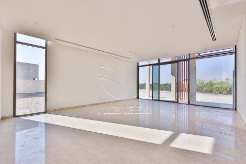 5 bedrooms Villa in Abu Dhabi, UAE No. 90312 14