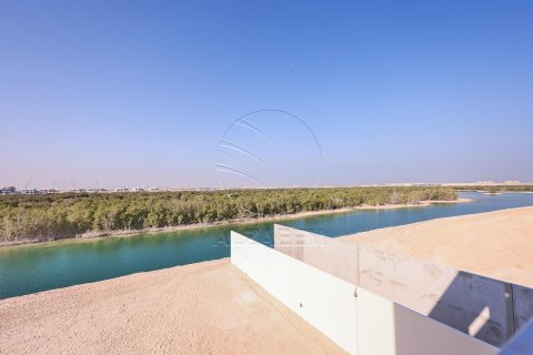 5 bedrooms Villa in Abu Dhabi, UAE No. 90312 17