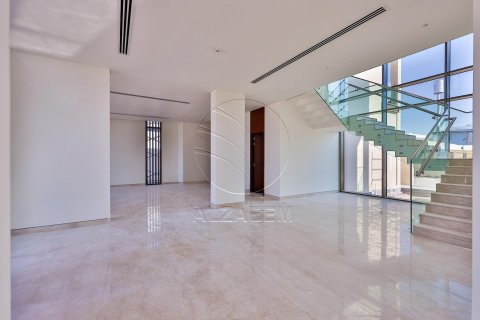 5 bedrooms Villa in Abu Dhabi, UAE No. 90312 8