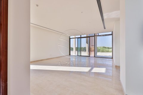 5 bedrooms Villa in Abu Dhabi, UAE No. 90314 12