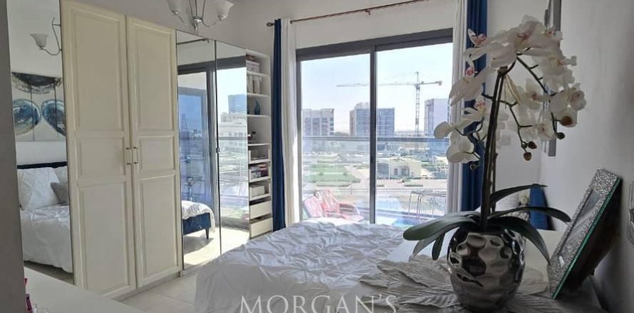 Квартира с 1 спальней в Dubai Land, ОАЭ №64823