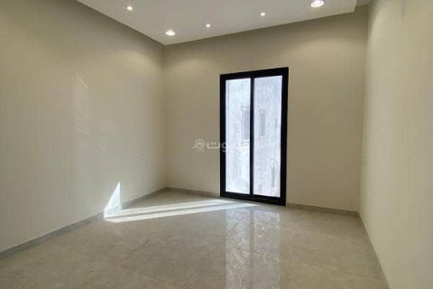 5 bedrooms Villa in Khobar, Saudi Arabia No. 60463 7