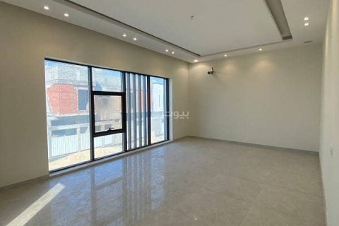 5 bedrooms Villa in Khobar, Saudi Arabia No. 60463 4