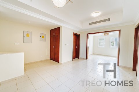 Villa de 4 dormitorios en Meadows, UAE No. 73995 12