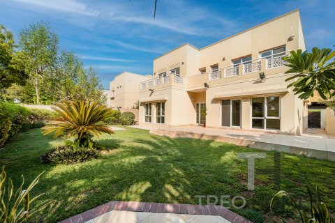 Villa de 4 dormitorios en Meadows, UAE No. 73995 2