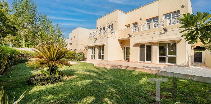 4 غرف نوم فيلا في Meadows, الإمارات العربية المتحدة رقم 73995