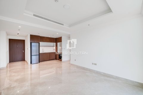 1 bedroom Apartment in EMAAR Beachfront, UAE No. 78875 8