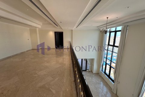 5 bedrooms Penthouse in Doha, Qatar No. 58406 8