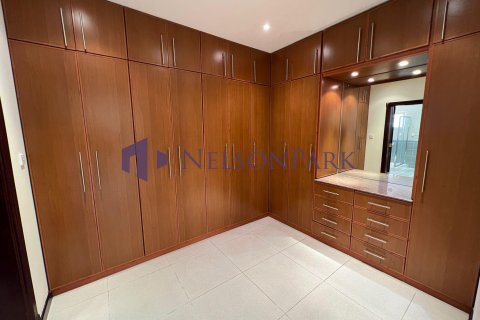 5 bedrooms Villa in Doha, Qatar No. 58243 3