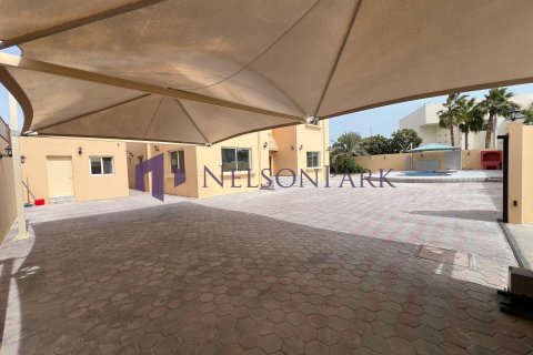 5 bedrooms Villa in Doha, Qatar No. 58243 5